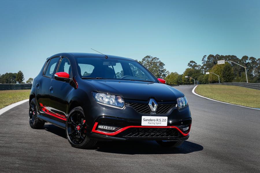  Renault Sandero R.S. 2.0 Racing Spirit 2017 года  (фото 15 из 30)